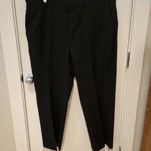 Haggar Men's PREMIUM Comfort Black Dress Pants.